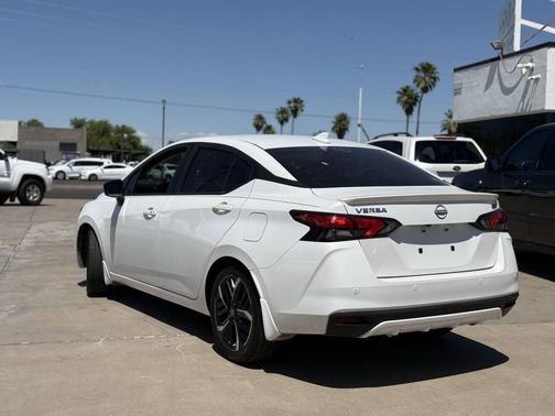 Aspen White Tricoat 2023 Nissan Versa 1.6 S