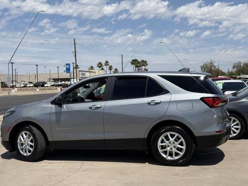 Sterling Gray Metallic 2023 Chevrolet Equinox LS
