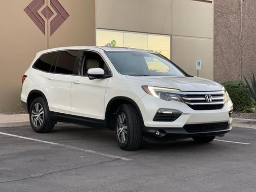 Photo 3 of 32 of 2016 Honda Pilot EX-L