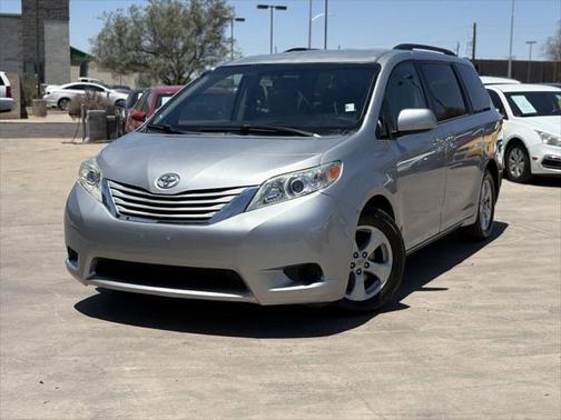 2017 Toyota Sienna LE
