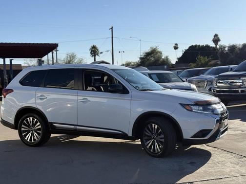 2020 Mitsubishi Outlander ES