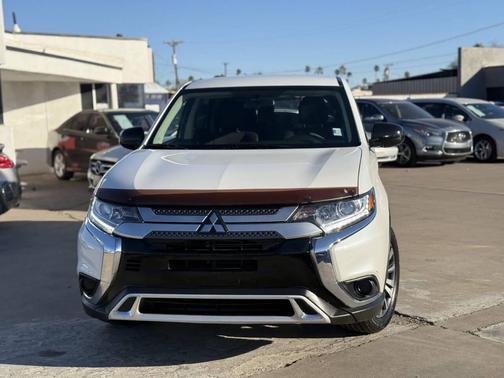 2020 Mitsubishi Outlander ES