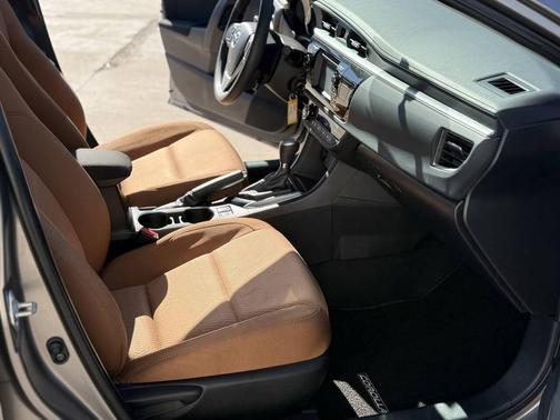 Brown 2016 Toyota Corolla LE