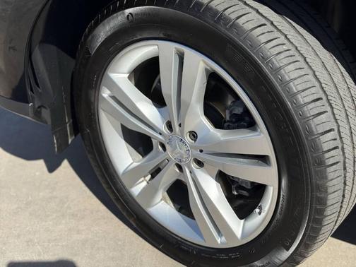 Black 2014 Mercedes-Benz M-Class 4MATIC