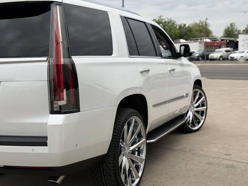 2020 Cadillac Escalade Luxury