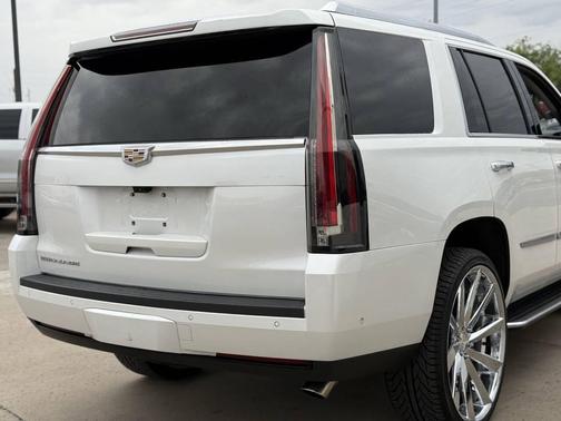 2020 Cadillac Escalade Luxury