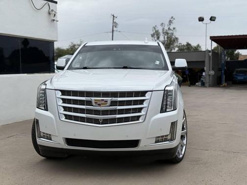 2020 Cadillac Escalade Luxury