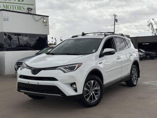 2016 Toyota RAV4 Hybrid XLE