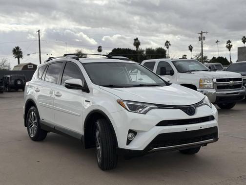 2016 Toyota RAV4 Hybrid XLE