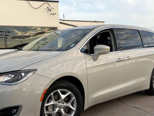 2019 Chrysler Pacifica Touring Plus