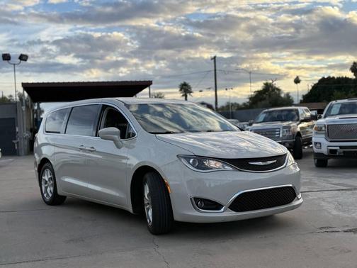 2019 Chrysler Pacifica Touring Plus