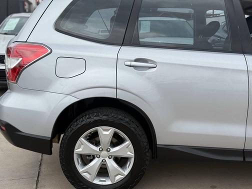 2015 Subaru Forester 2.5i