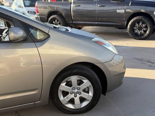 2005 Toyota Prius Base