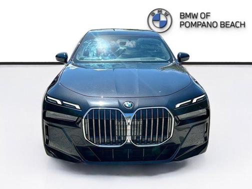2024 BMW 750e i xDrive
