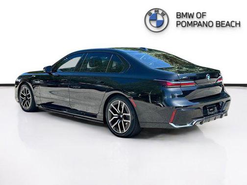 2024 BMW 750e i xDrive