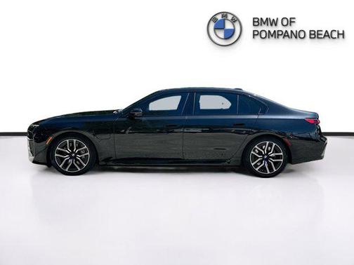 2024 BMW 750e i xDrive