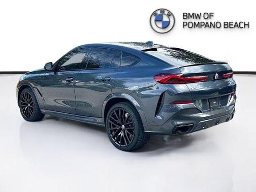 2022 BMW X6 M50i