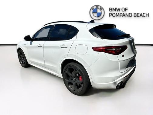 Alfa White 2022 Alfa Romeo Stelvio Ti