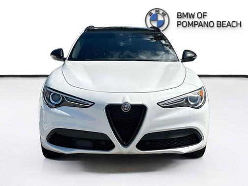 Alfa White 2022 Alfa Romeo Stelvio Ti
