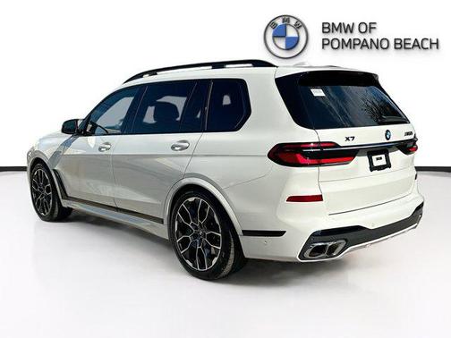 2025 BMW X7 M60i