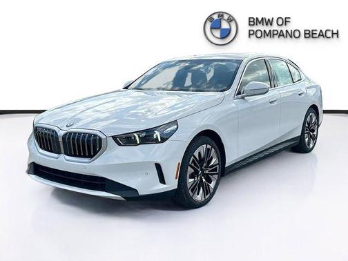 Alpine White 2026 BMW 530 530i