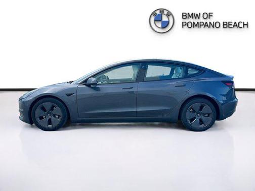 2022 Tesla Model 3 Standard Range