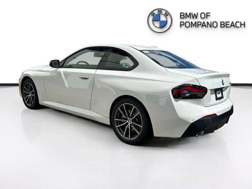 2025 BMW 230 i