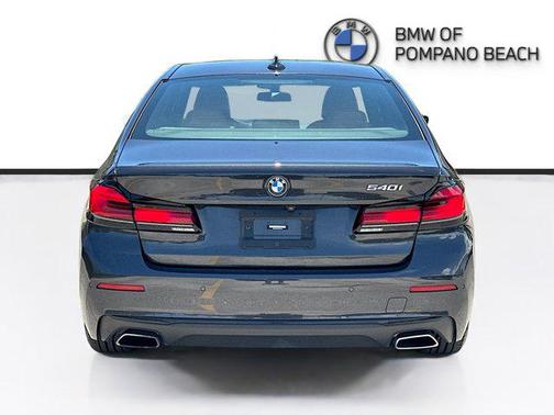 2022 BMW 540 i