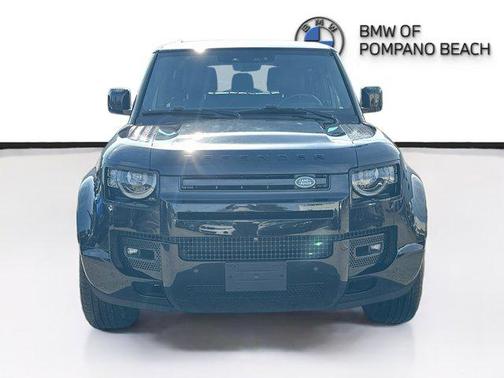 2024 Land Rover Defender 90 P400 X-Dynamic SE