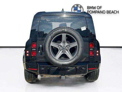 2024 Land Rover Defender 90 P400 X-Dynamic SE