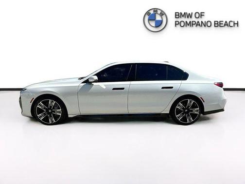 2023 BMW 740 i