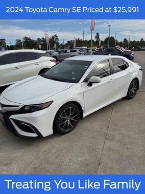 2024 Toyota Camry SE
