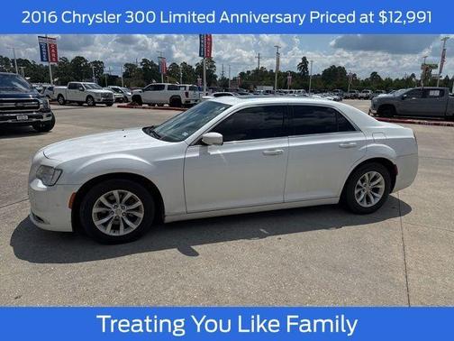 2016 Chrysler 300 Limited