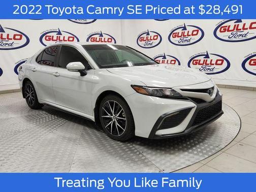 2022 Toyota Camry SE