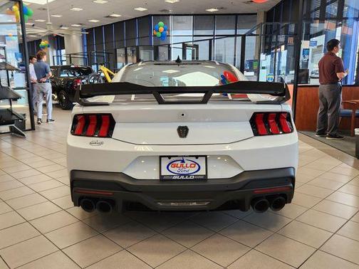 2025 Ford Mustang Dark Horse