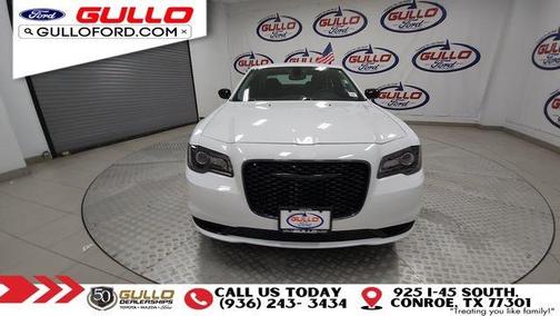 2023 Chrysler 300 Touring