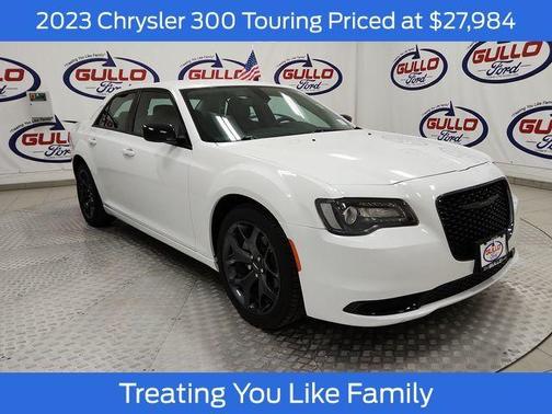 2023 Chrysler 300 Touring
