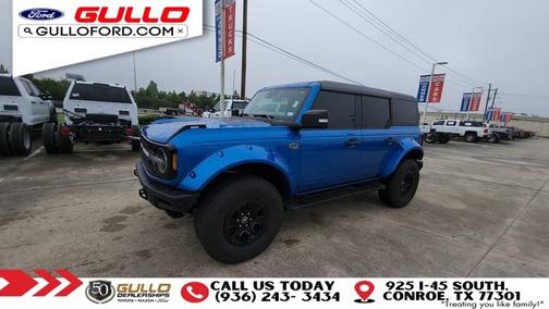 VELOCITY BLUE METALLIC 2023 Ford Bronco WILDTRAK