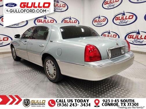 2007 Lincoln Town Car Signature Limited