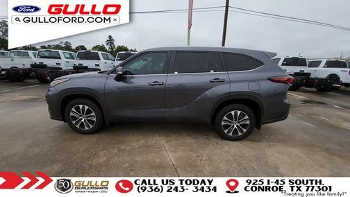 Magnetic Gray Metallic 2024 Toyota Highlander XLE
