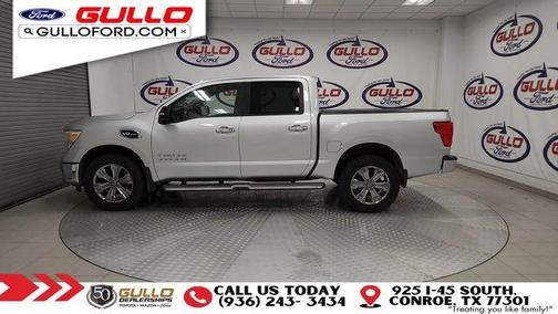 2017 Nissan Titan SV