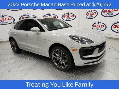 2022 Porsche Macan Base