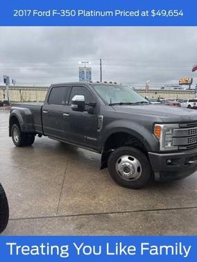 MAGNETIC 2017 Ford F-350 PLATINUM