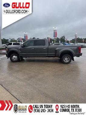 MAGNETIC 2017 Ford F-350 PLATINUM