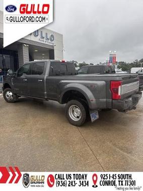 MAGNETIC 2017 Ford F-350 PLATINUM