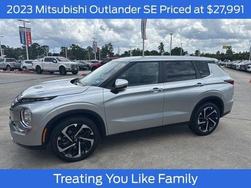 2023 Mitsubishi Outlander SE
