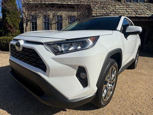 2020 Toyota RAV4 XLE Premium