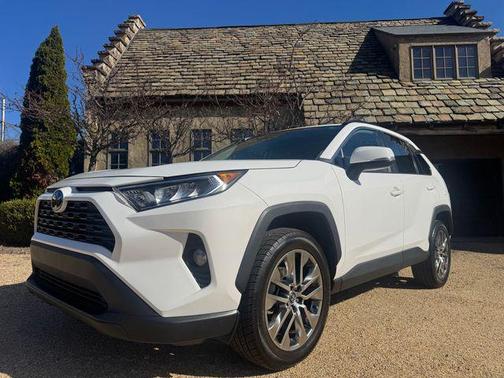 2020 Toyota RAV4 XLE Premium