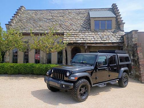 Black Clearcoat 2023 Jeep Gladiator Sport S