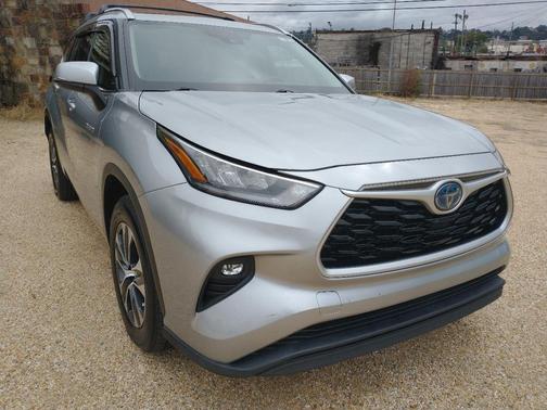 2020 Toyota Highlander Hybrid XLE